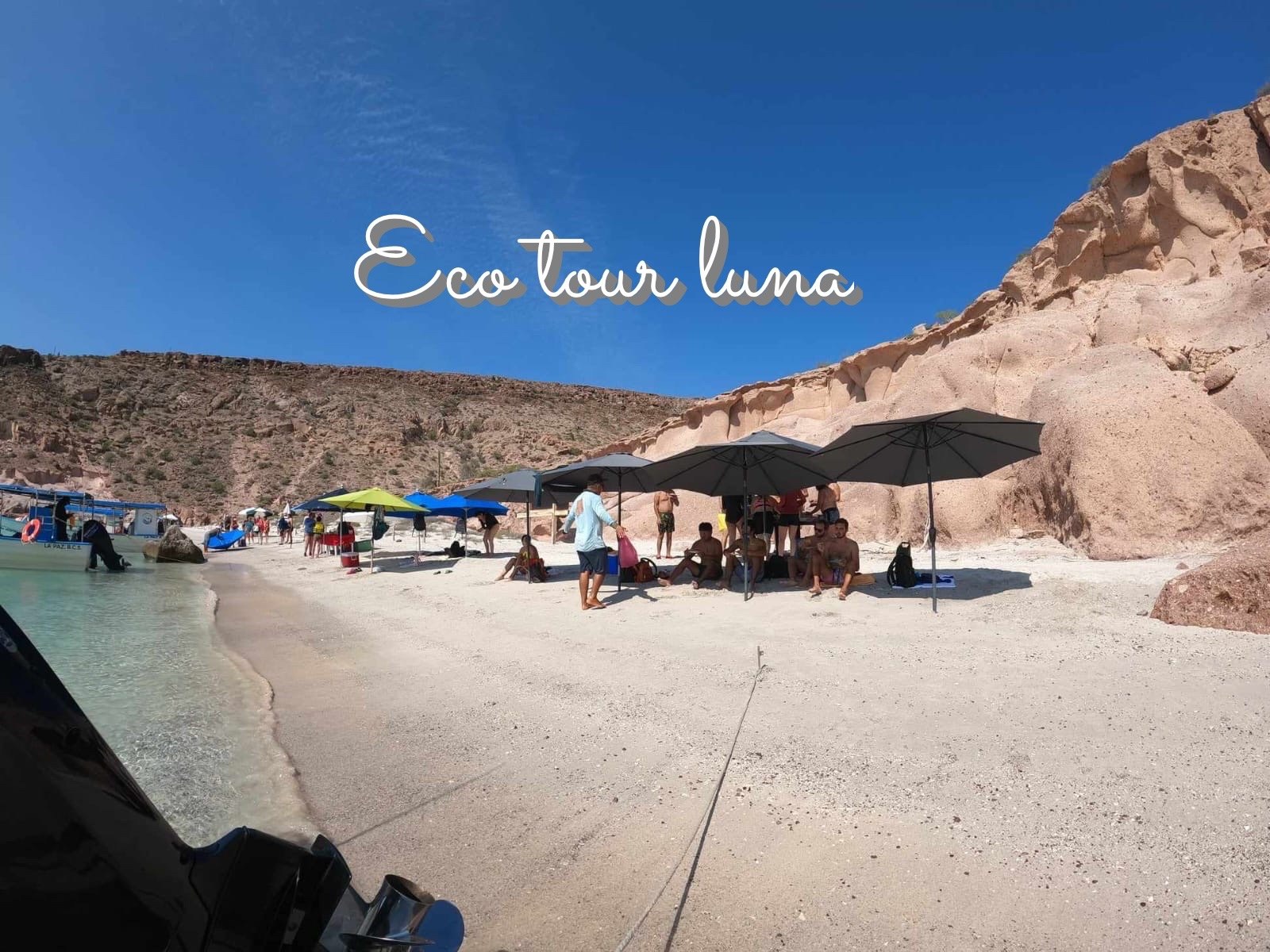 Playa y paseo en lancha con Eco Tour Luna en La Paz